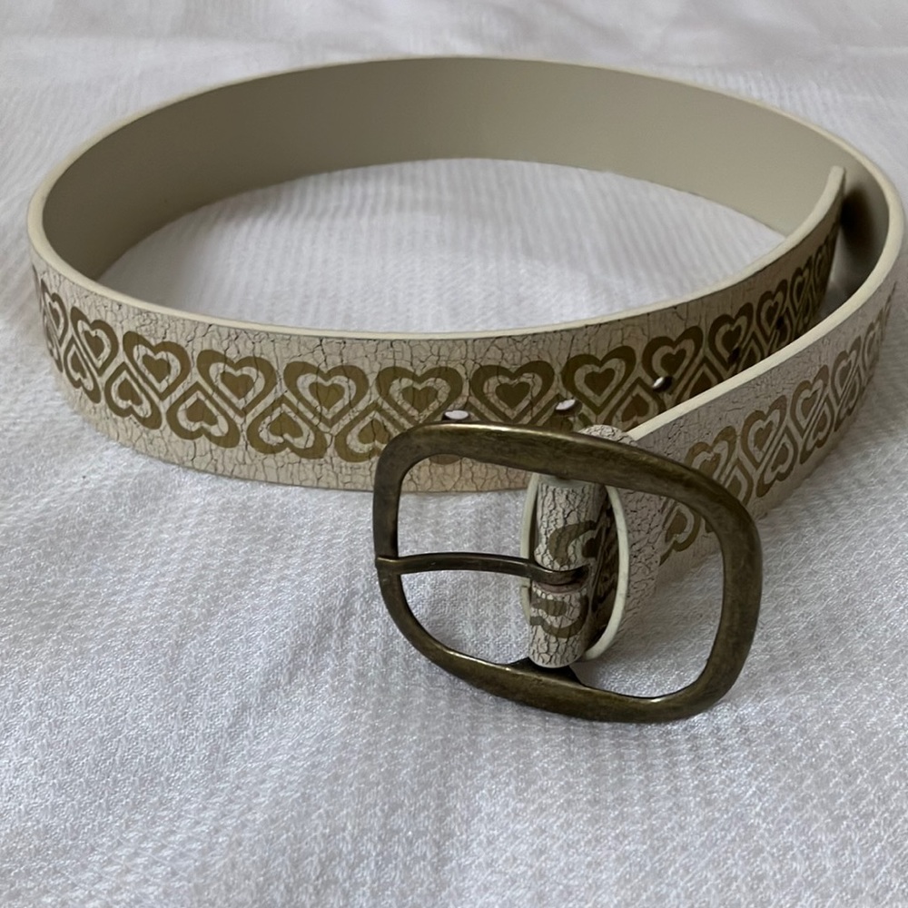 Metallic gold heart buckle belt - ⭐️ free with purchase of $15+